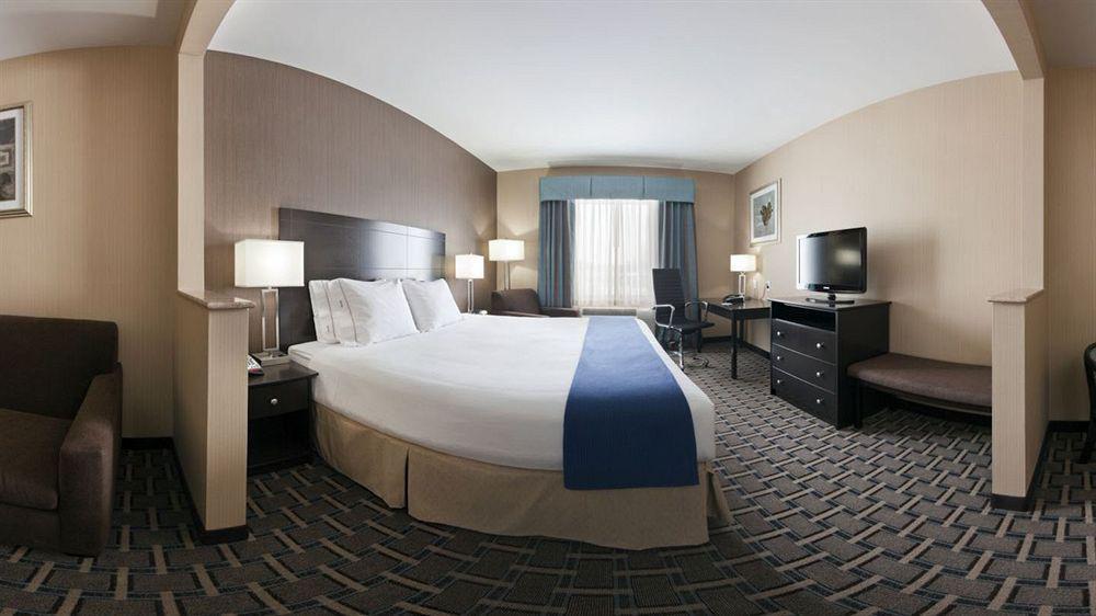 Holiday Inn Express Hotel & Suites West Coxsackie By Ihg Екстериор снимка