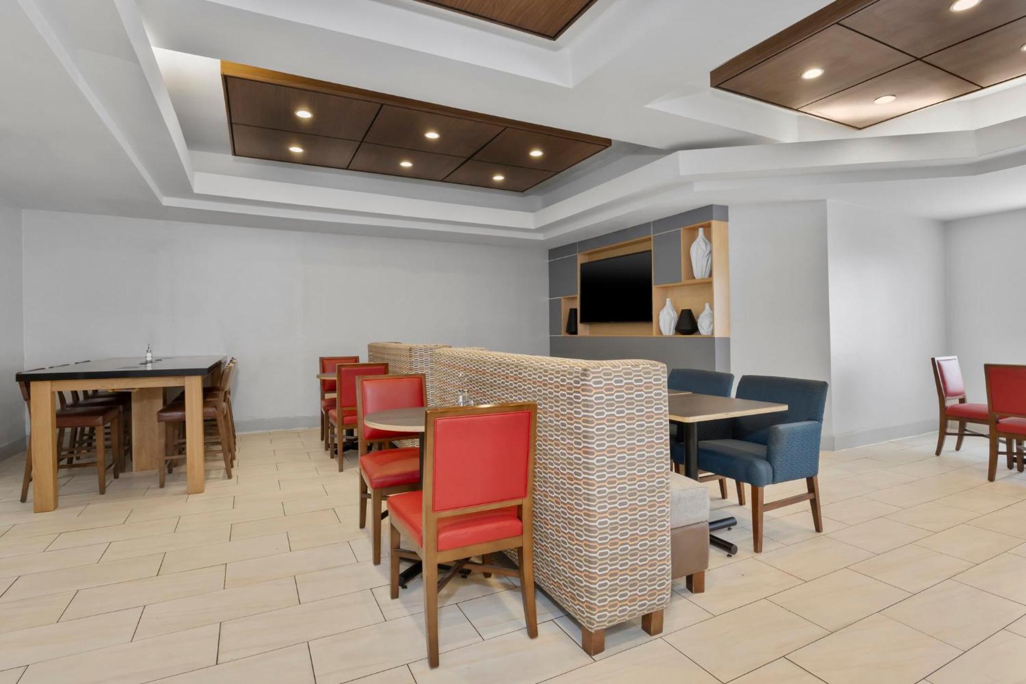Holiday Inn Express Hotel & Suites West Coxsackie By Ihg Екстериор снимка
